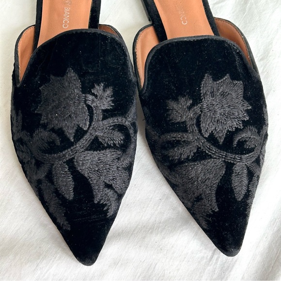 Tony Bianca Pepe Pointed Embroidered Black Velvet Flats Slides - Picture 9 of 13